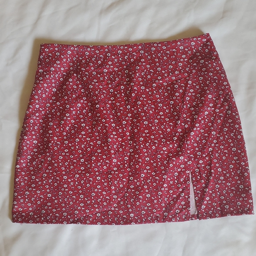 SHEIN Red and White Mini Pencil Skirt with Thigh Slit.